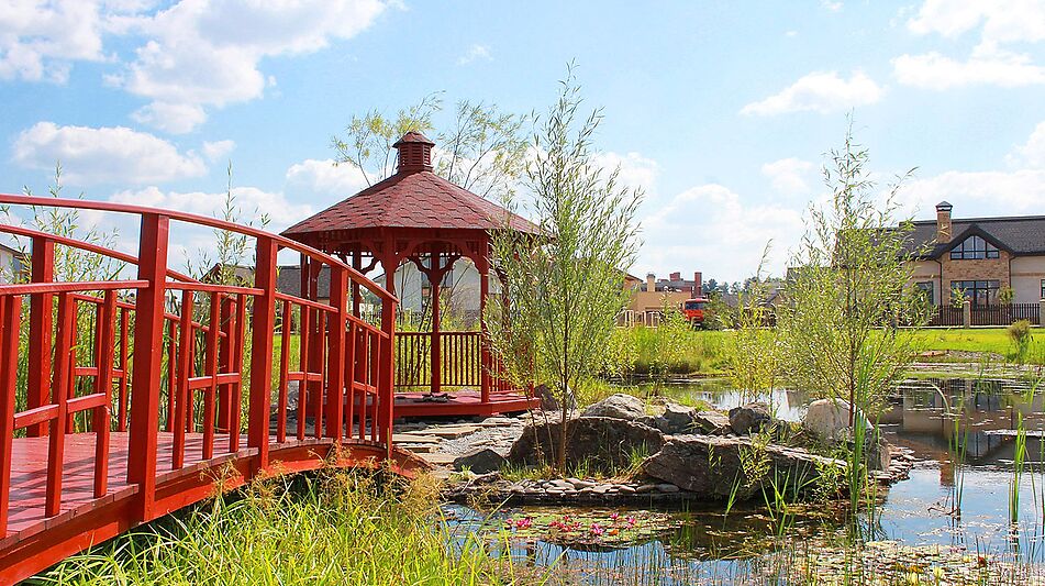 Вилла на берегу в поселке Пестово