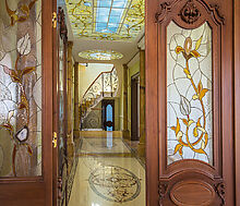 Вилла на берегу в поселке Пестово