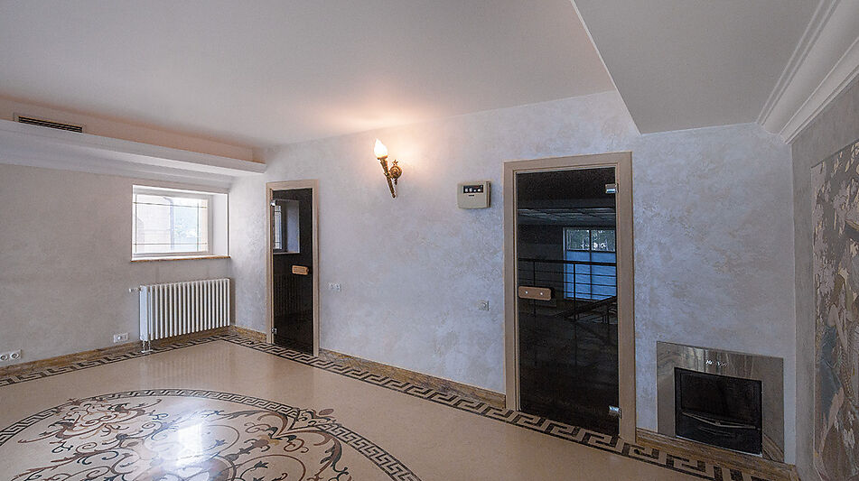 Вилла на берегу в поселке Пестово