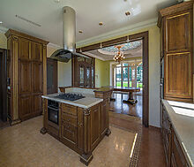 Вилла на берегу в поселке Пестово