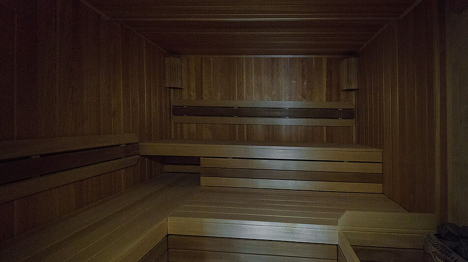 Вилла на берегу в поселке Пестово