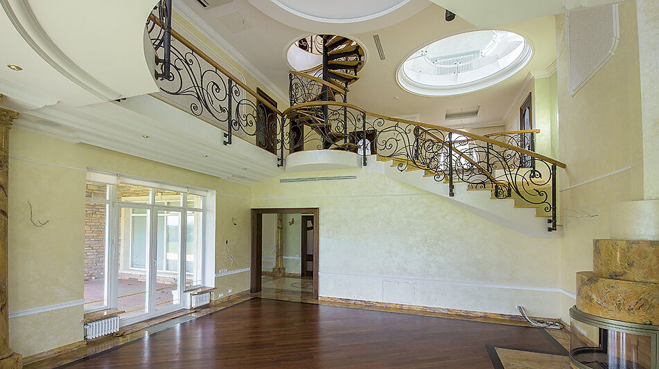 Вилла на берегу в поселке Пестово