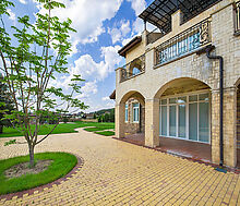 Вилла на берегу в поселке Пестово