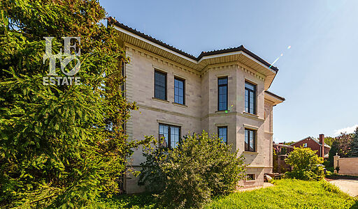 Уютный дом в поселке Вешки Сити