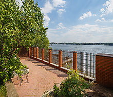 Дом с выходом к воде в Сорокино