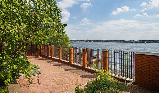 Дом с выходом к воде в Сорокино