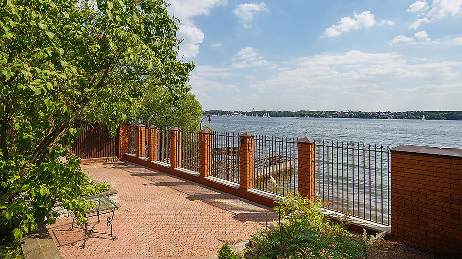 Дом с выходом к воде в Сорокино