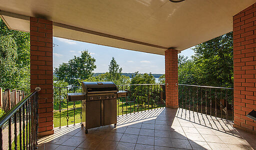 Дом с выходом к воде в Сорокино