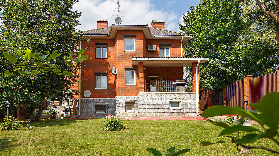 Дом с выходом к воде в Сорокино