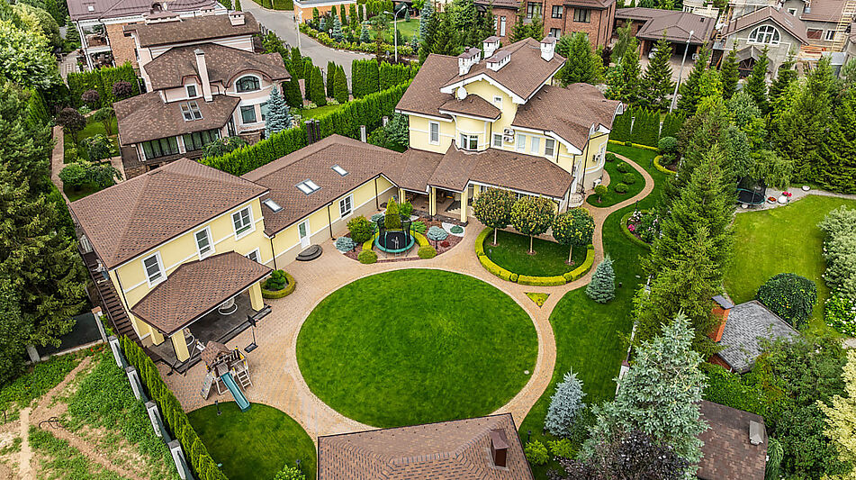 Дом с бассейном в КП Старвиль