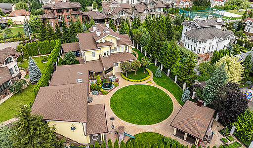 Дом с бассейном в КП Старвиль