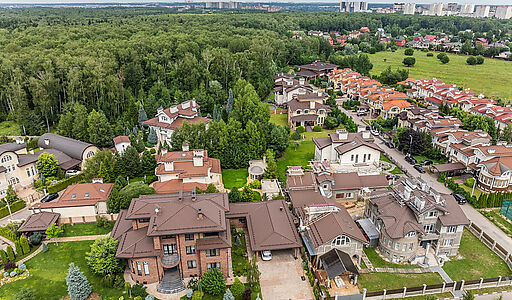 Дом с бассейном в КП Старвиль