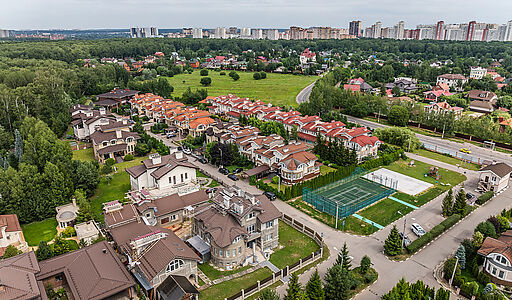 Дом с бассейном в КП Старвиль