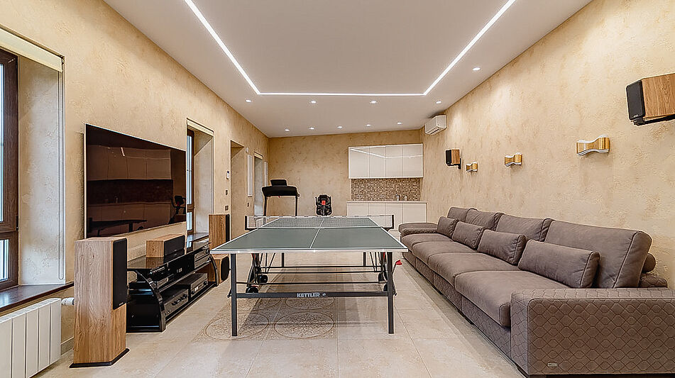 Дом с бассейном в КП Старвиль