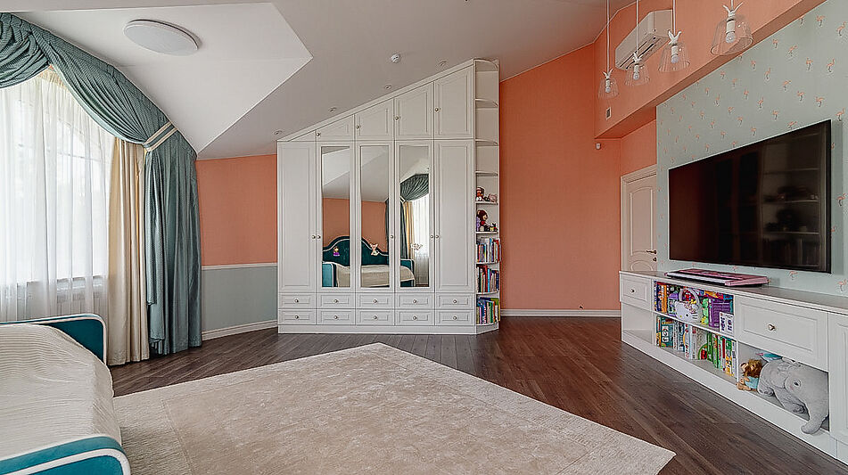 Дом с бассейном в КП Старвиль