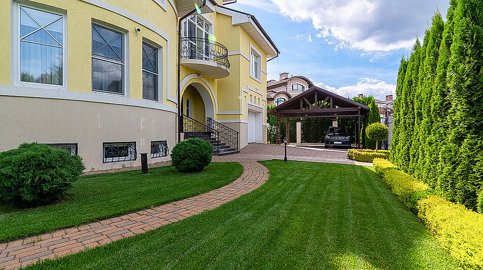 Дом с бассейном в КП Старвиль