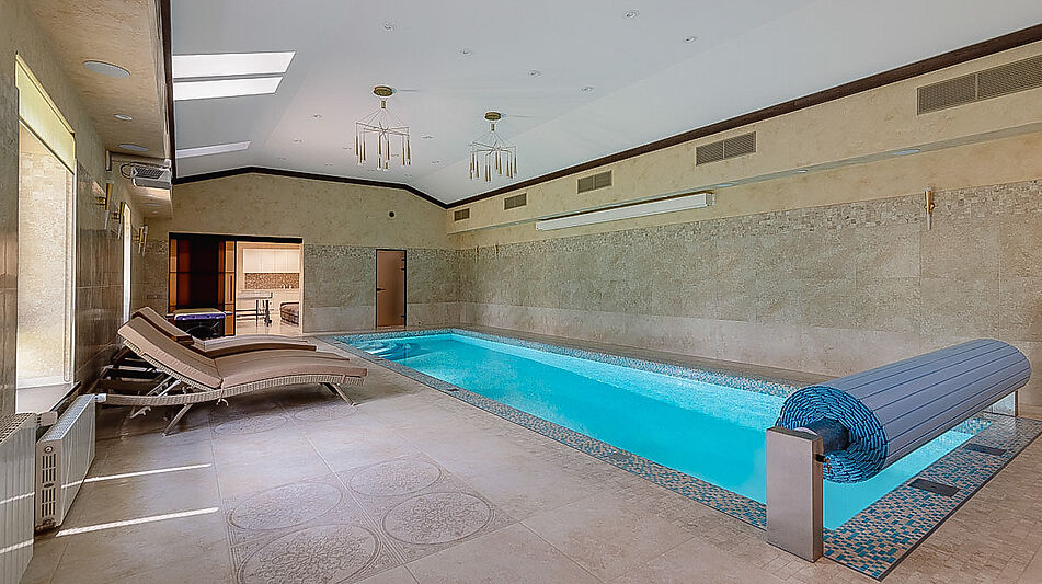 Дом с бассейном в КП Старвиль