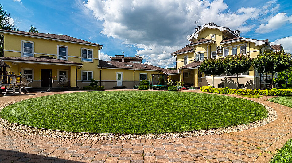 Дом с бассейном в КП Старвиль