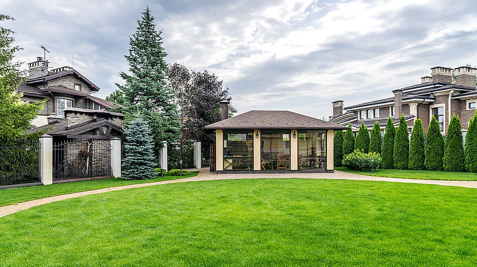 Дом с бассейном в КП Старвиль