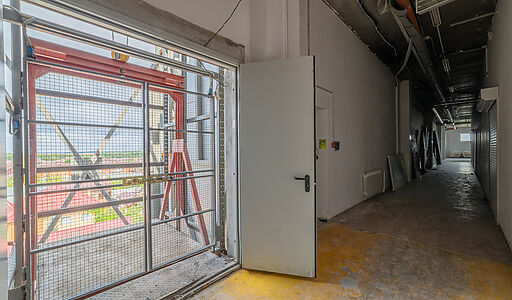 Торговый центр на Можайском шоссе