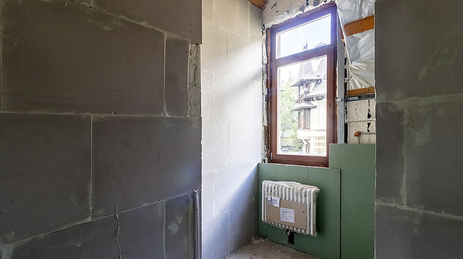 Дом у озера и парка в КП Довиль