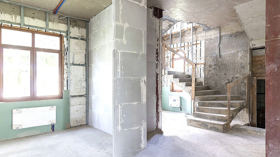 Дом у озера и парка в КП Довиль