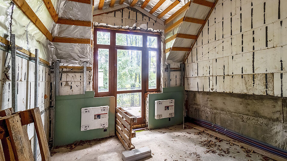 Дом у озера и парка в КП Довиль