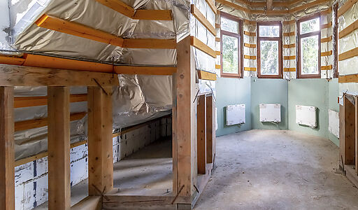 Дом у озера и парка в КП Довиль