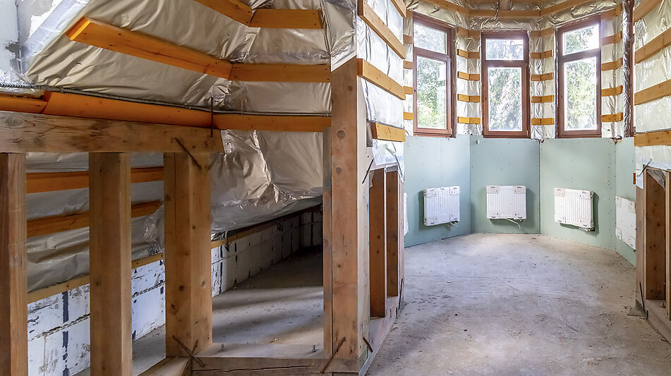 Дом у озера и парка в КП Довиль