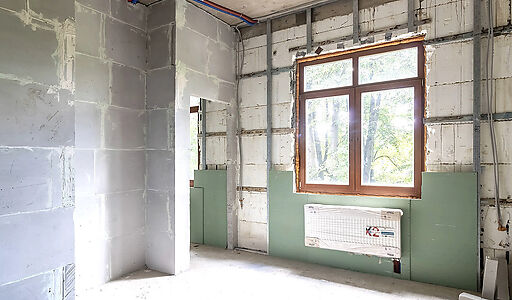 Дом у озера и парка в КП Довиль