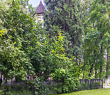 Дом у озера и парка в КП Довиль