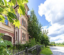 Дом у озера и парка в КП Довиль