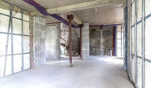 Дом у озера и парка в КП Довиль