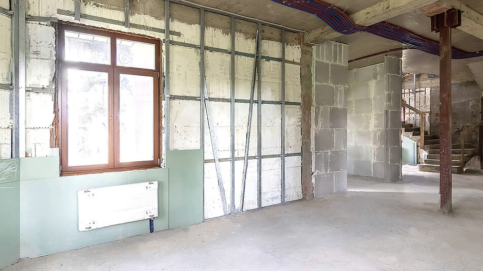 Дом у озера и парка в КП Довиль