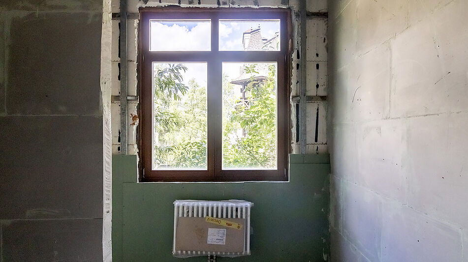 Дом у озера и парка в КП Довиль