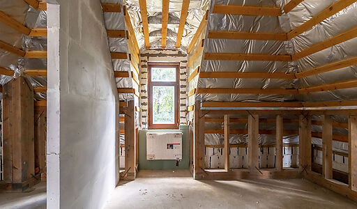 Дом у озера и парка в КП Довиль