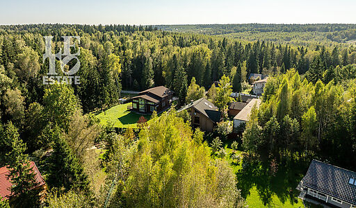 Дом у озера в КП Живописный