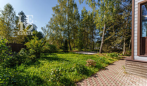 Дом у озера в КП Живописный