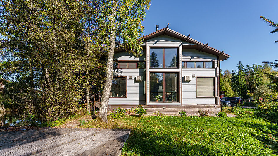 Дом у озера в КП Живописный