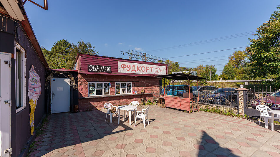 Здание с участком в ПГТ Снегири