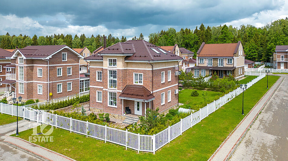 Стильный дом в КП Федоскино Парк