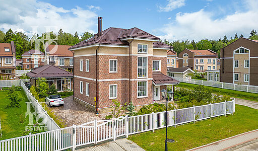 Стильный дом в КП Федоскино Парк