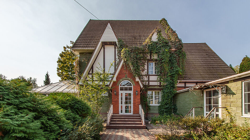 Дом с бассейном в КП Урожай