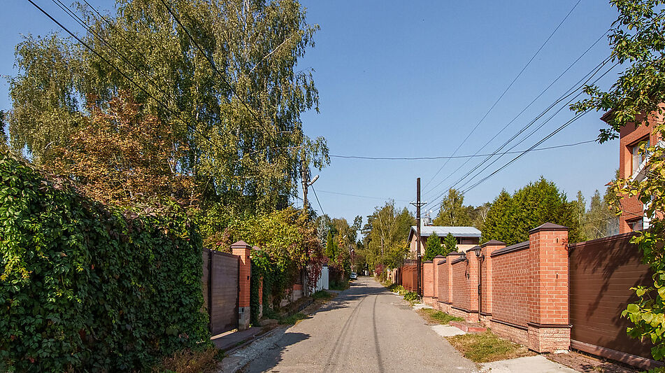 Дом с бассейном в КП Урожай