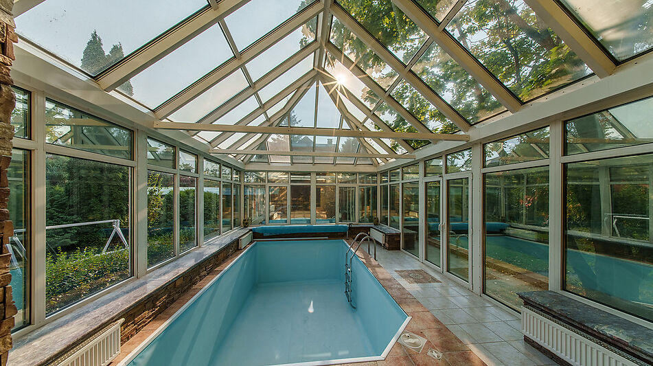 Дом с бассейном в КП Урожай