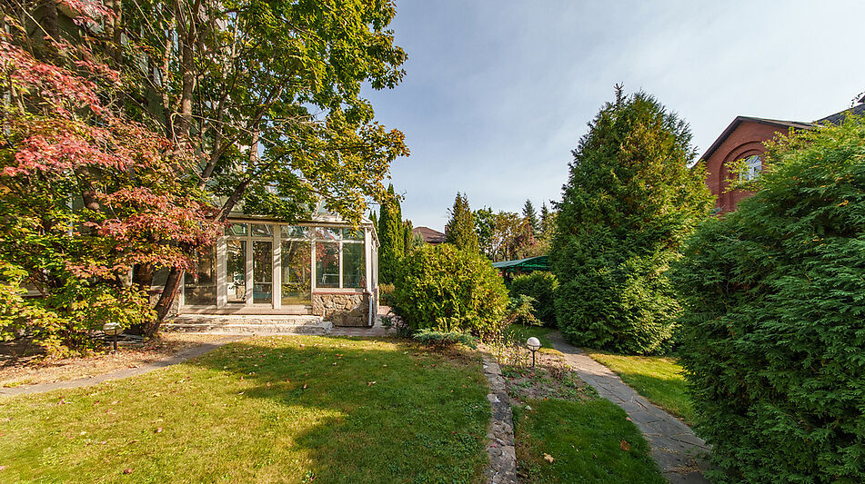 Дом с бассейном в КП Урожай