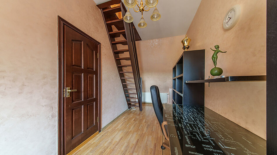 Дом с бассейном в КП Урожай