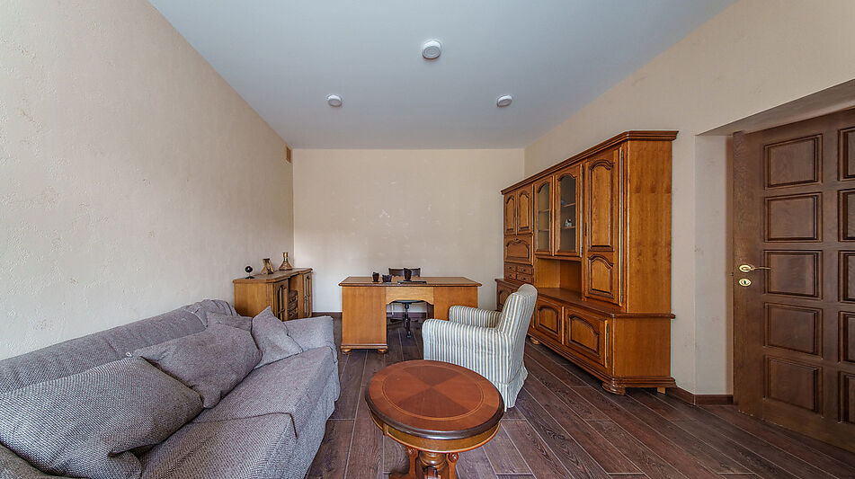 Дом с бассейном в КП Урожай