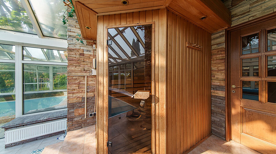 Дом с бассейном в КП Урожай