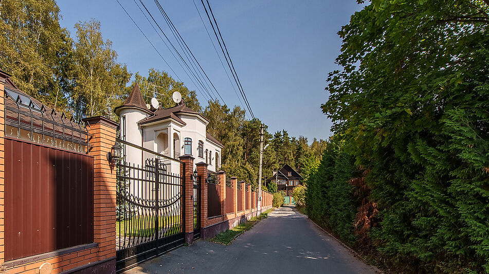 Дом с бассейном в КП Урожай